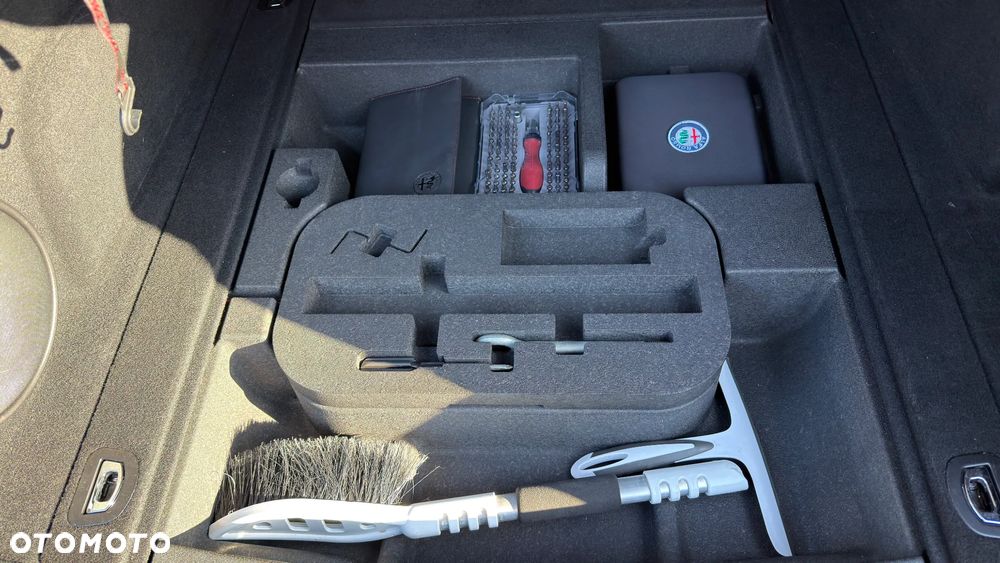 Alfa Romeo Stelvio 2.0 Turbo 16V AT8-Q4 Ti - 13