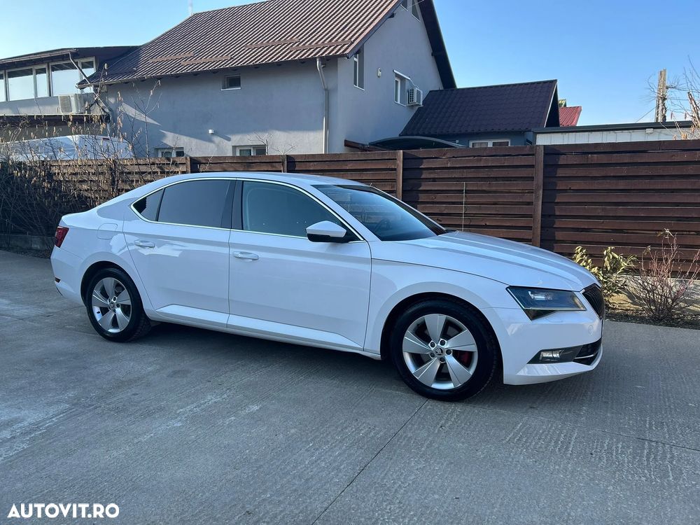 Skoda Superb 2.0 TDI 4X4 Ambition - 1