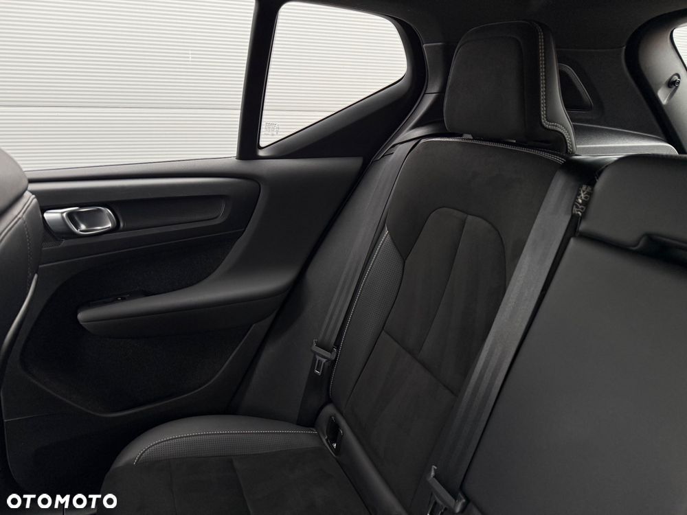 Volvo XC 40 T3 R-Design - 16