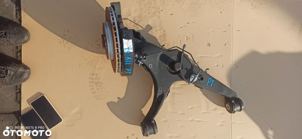 Wahacz tylny tył prawy piasta tarcza VW Transporter T5