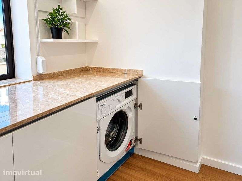 Apartamento T3 Av. Marques de Pombal com garagem - Grande imagem: 4/12