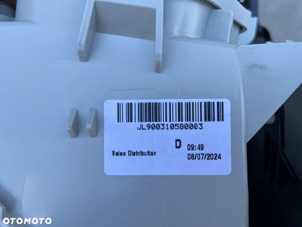 LAMPA TYLNA PRAWA PEUGEOT 2008  2013-2016 - NOWA VALEO - 4