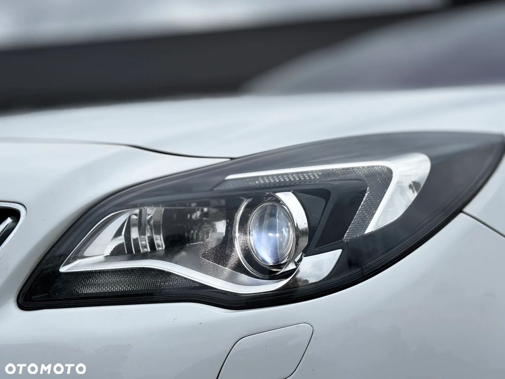 Opel Insignia - 12