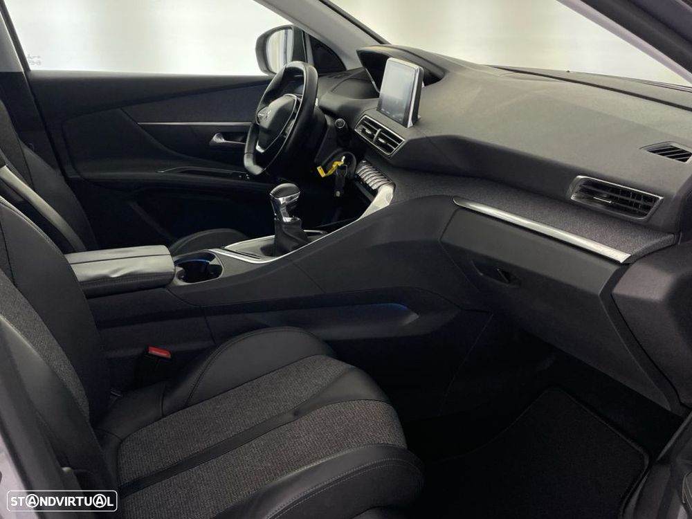 Peugeot 3008 1.2 PureTech Allure - 22