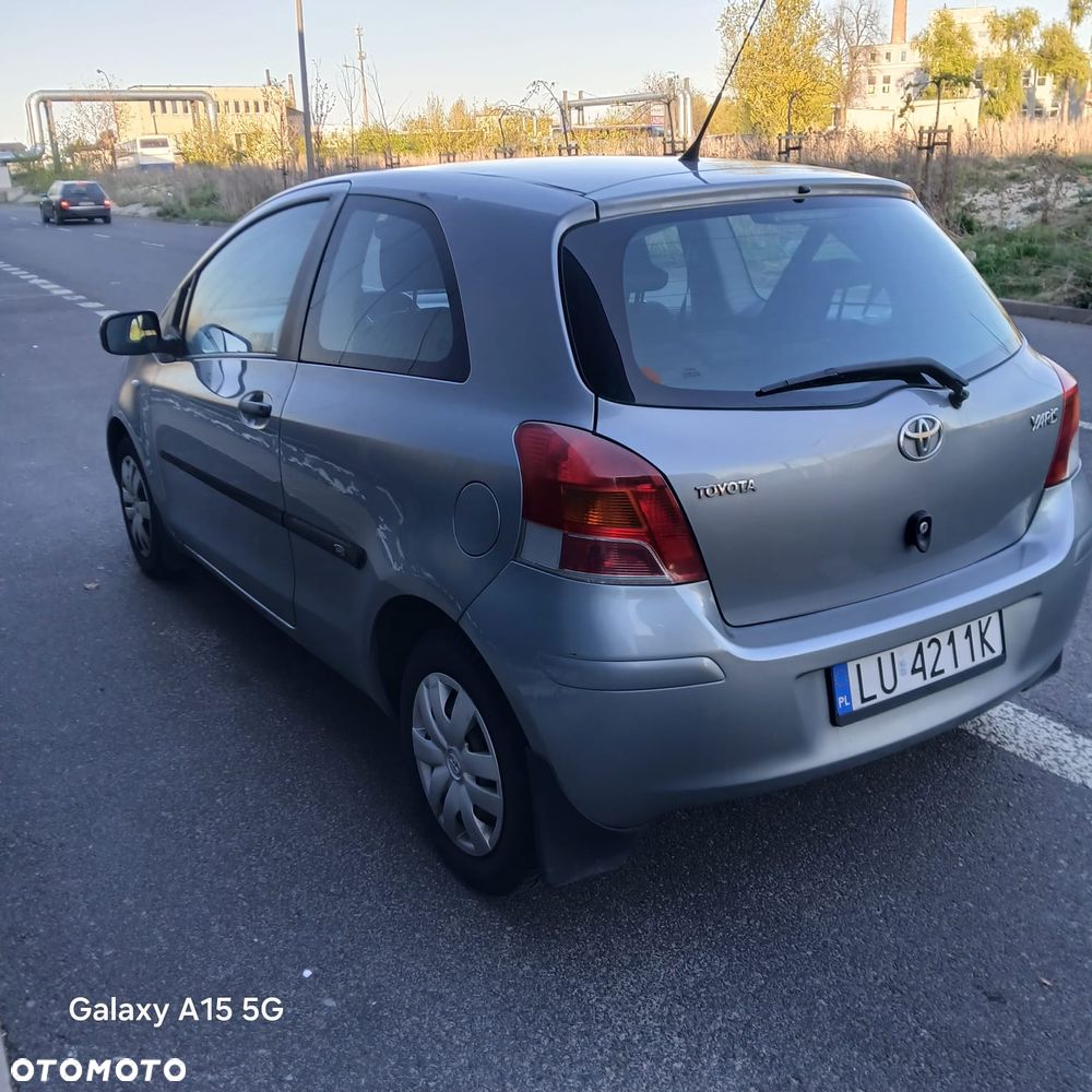 Toyota Yaris - 4