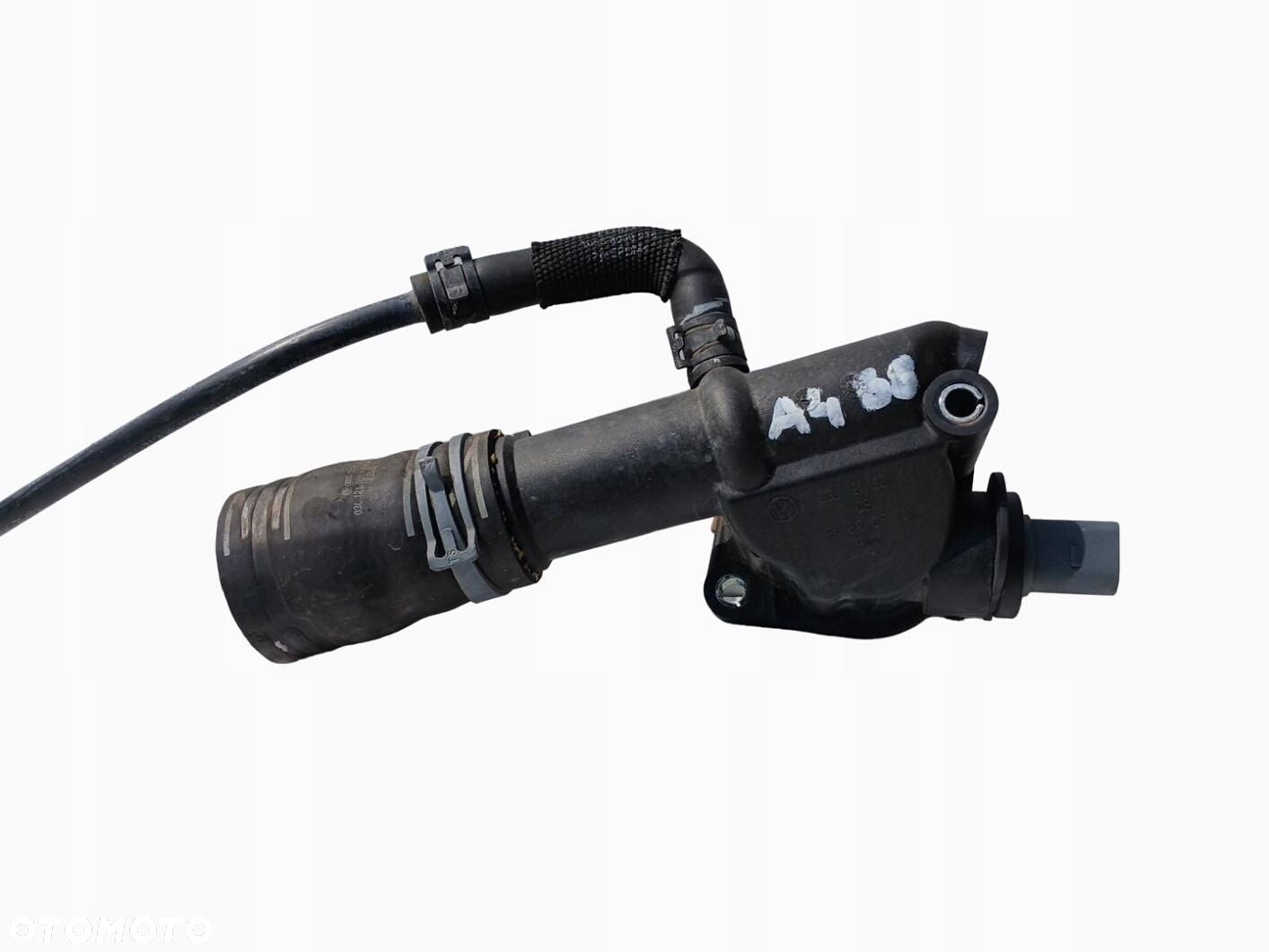 OBUDOWA TERMOSTATU KRÓCIEC WODY AUDI A4 B8 2.0 TDI CAGA 03L121132A - 1