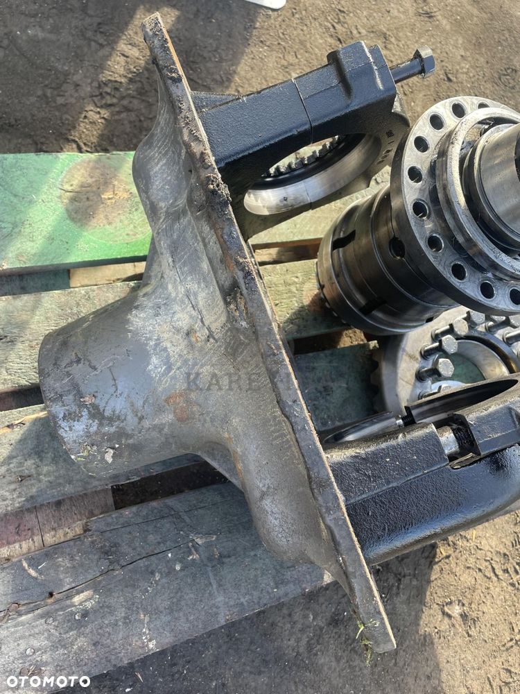 Claas Axion 920-950 - obudowa mechanizmu różnicowego 0011645860 - 1