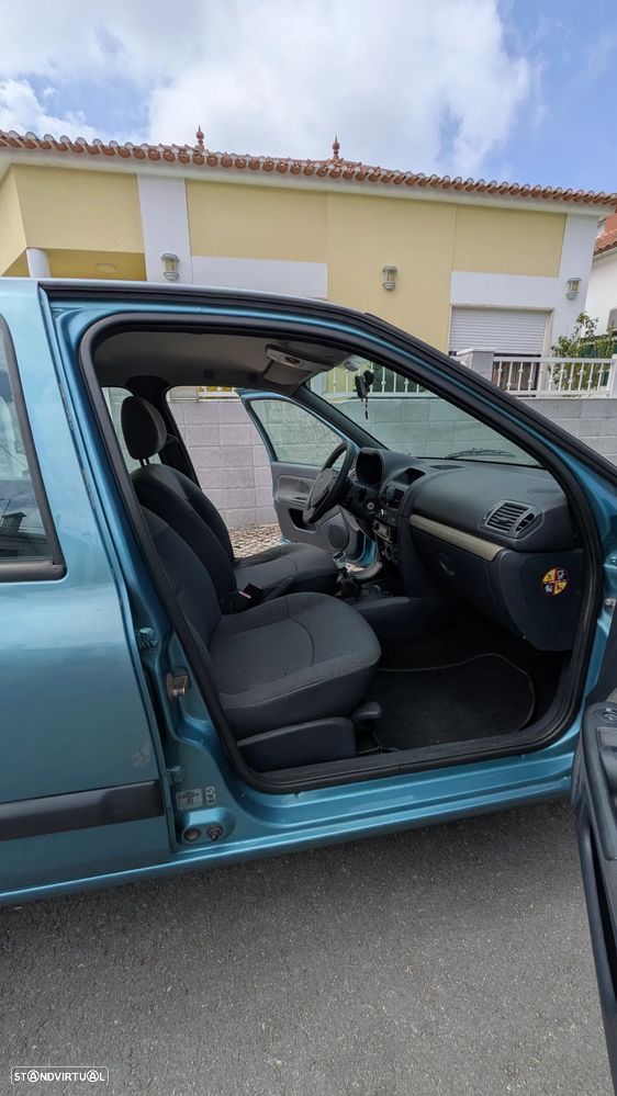 Renault Clio 1.2 16V Confort - 7