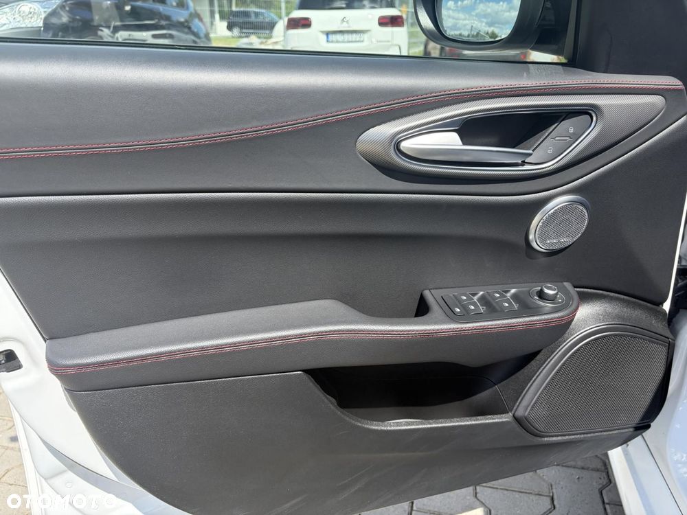 Alfa Romeo Giulia 2.0 Turbo Tributo Italiano Q4 - 14