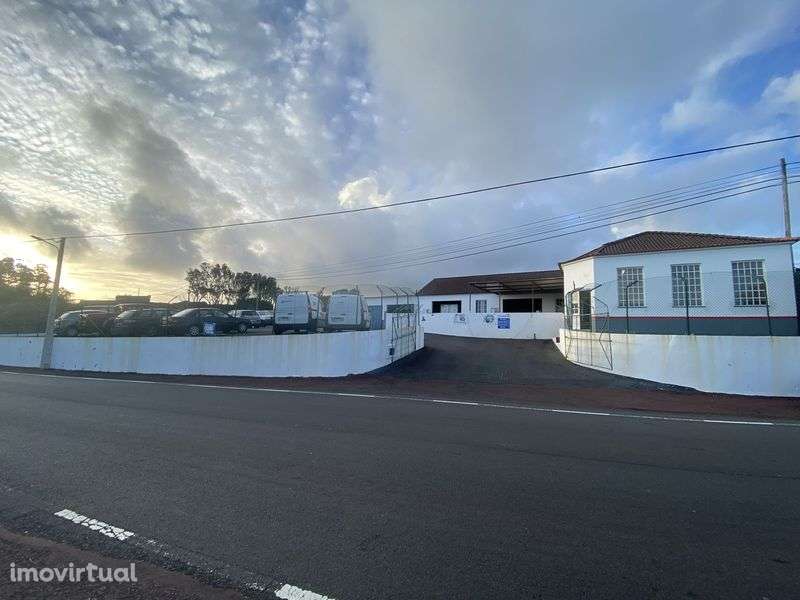 Oficina Automóvel/Armazém - Grande imagem: 2/12