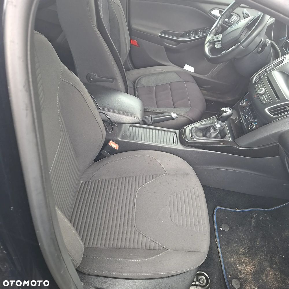 Ford Focus 2.0 TDCi Titanium ASS - 10