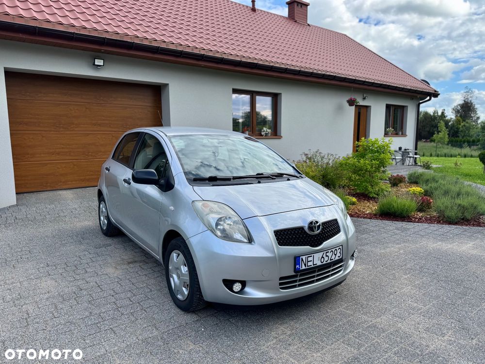 Toyota Yaris 1.0 Luna A/C - 2