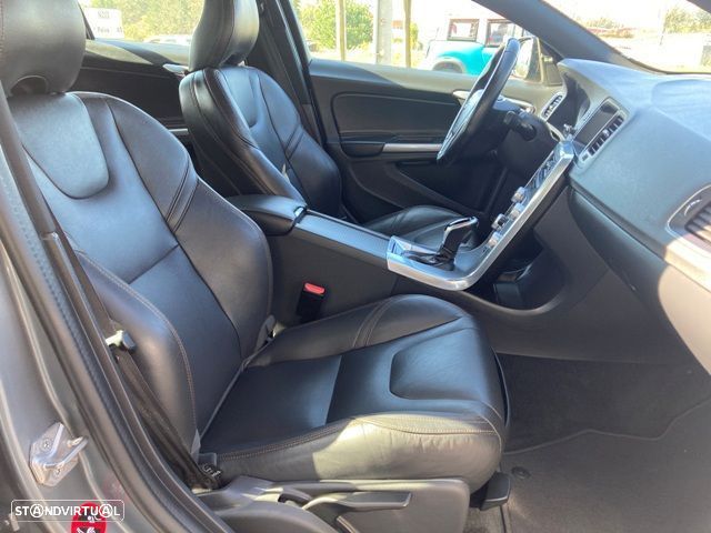 Volvo S60 Cross Country 2.0 D3 Pro Geartronic - 32