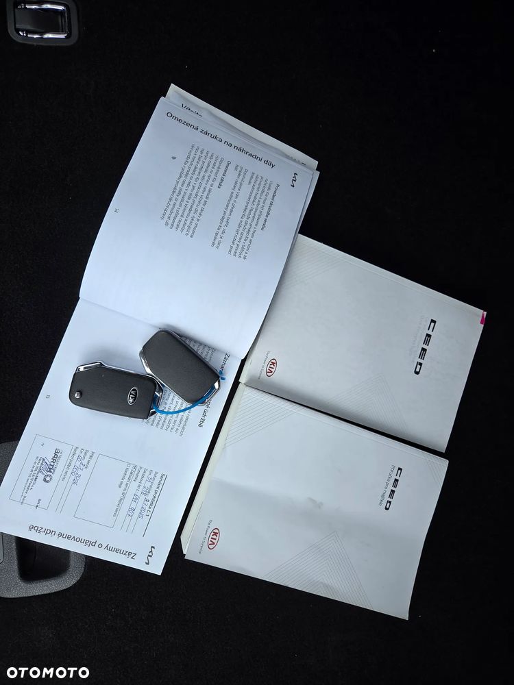 Kia Ceed 1.6 CRDi Eco-Dynamics+ (48V Mild-Hybrid) DCT7 Platinum Edition - 26