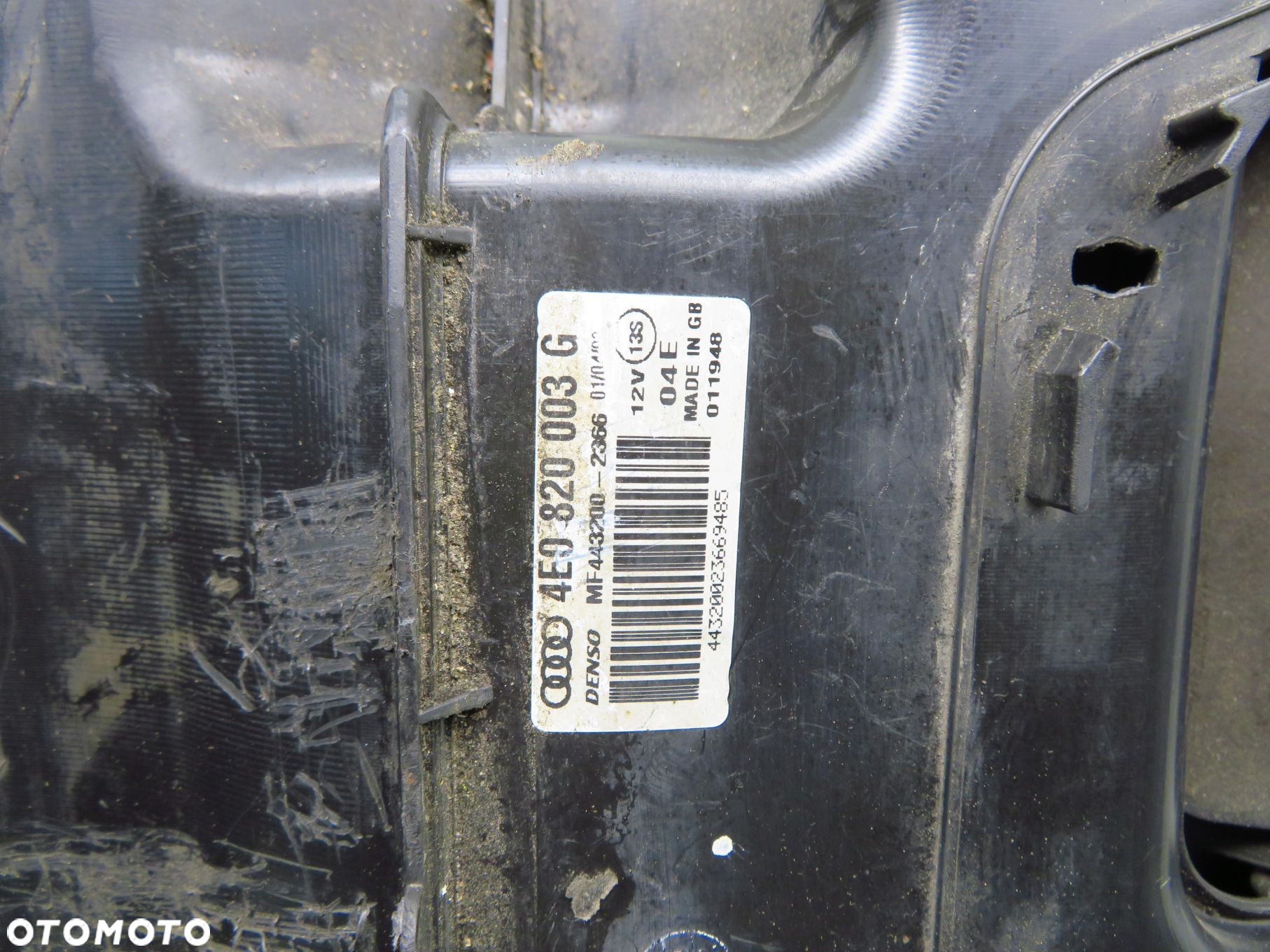 NAGRZEWNICA WODY AUDI A8 D3 4E0820003G 0132801323 - 4