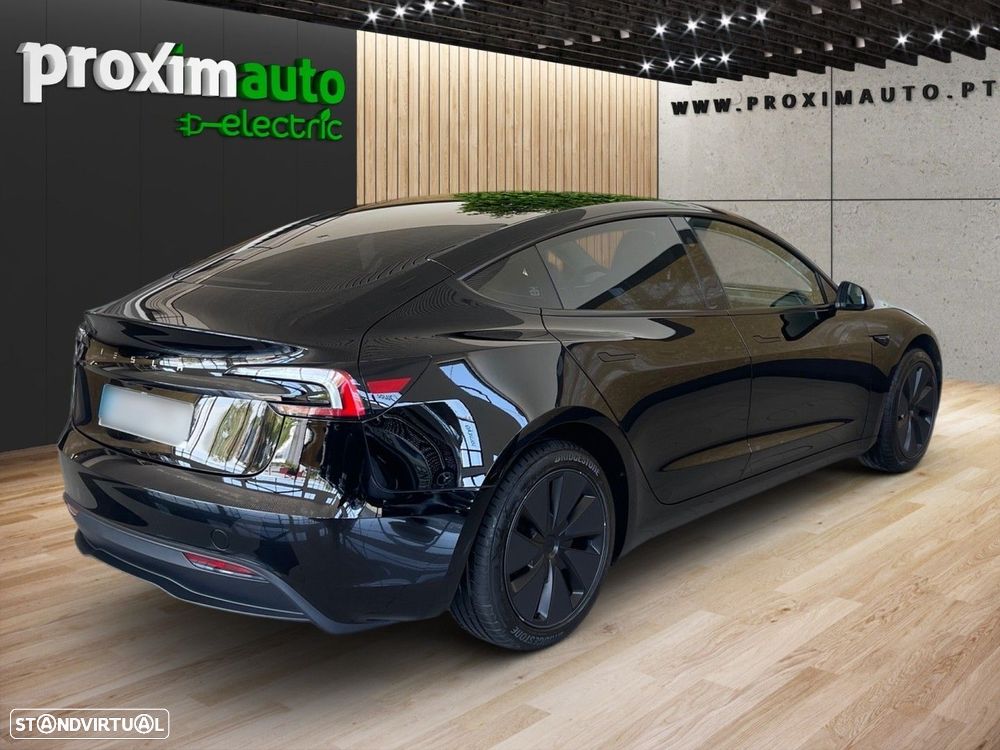 Tesla Model 3 - 16