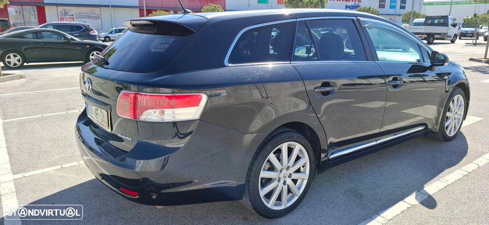 Toyota Avensis SW 2.2 D-CAT Luxury +P.Multimédia - 3