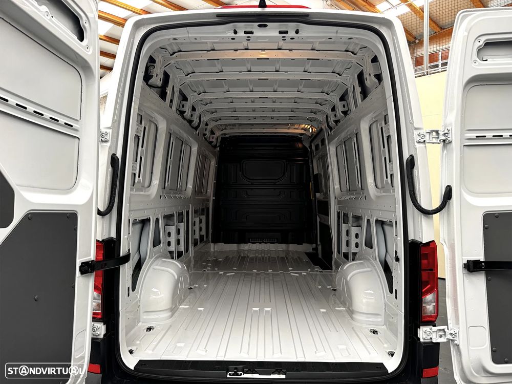 VW Crafter 35 Cargo L4H3 - 17