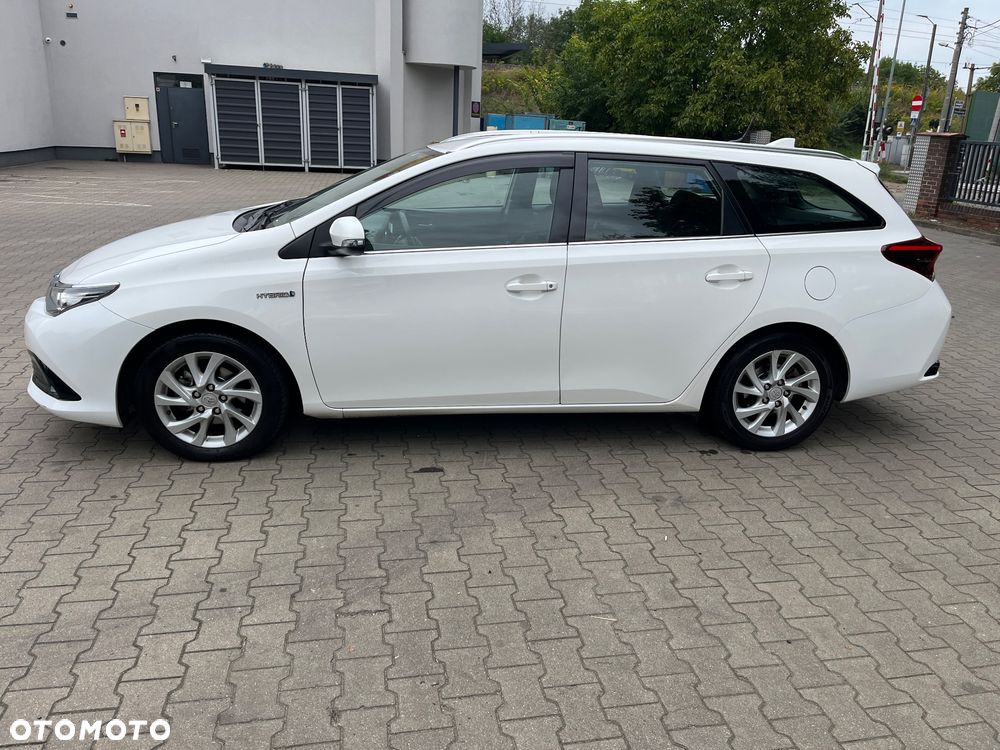 Toyota Auris Hybrid 135 Prestige - 16