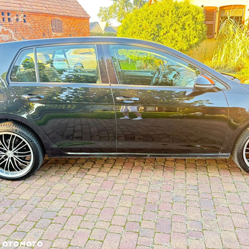 Volkswagen Golf - 6