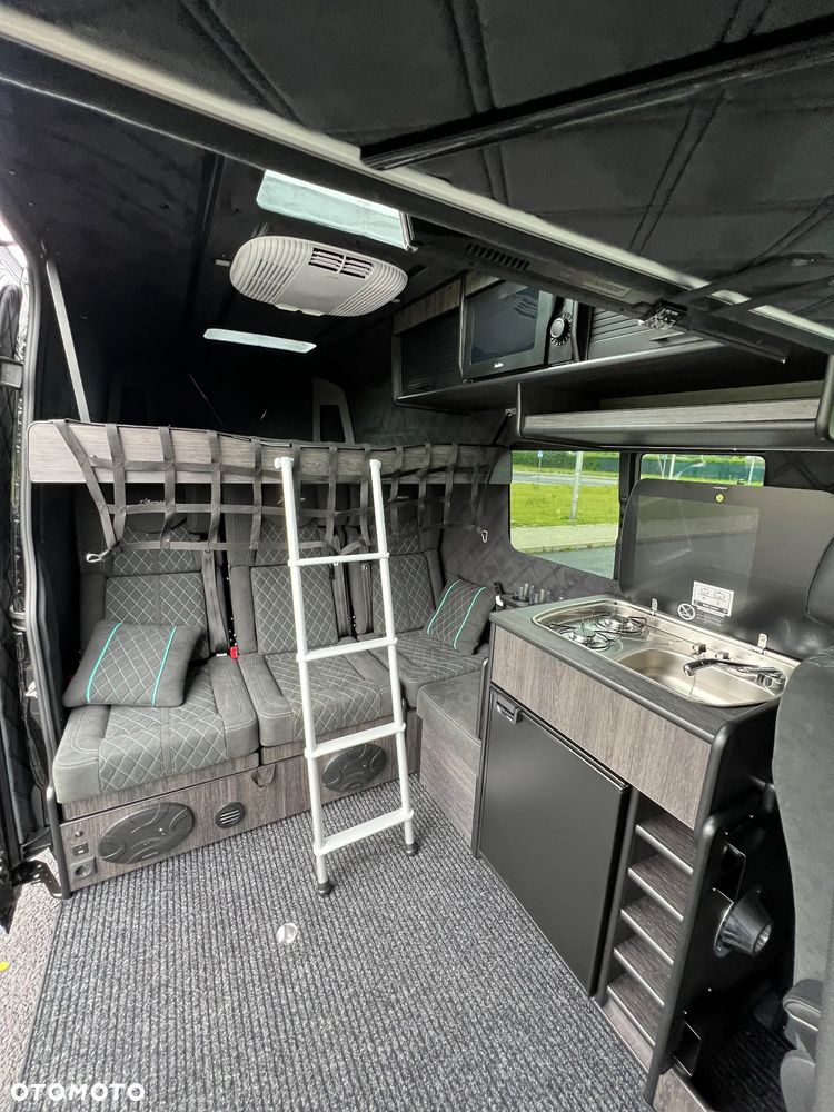 Mercedes-Benz Srinter Camper - 12