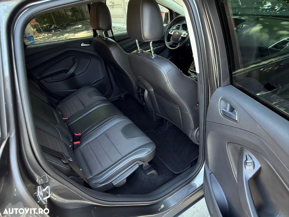Ford Kuga - 25