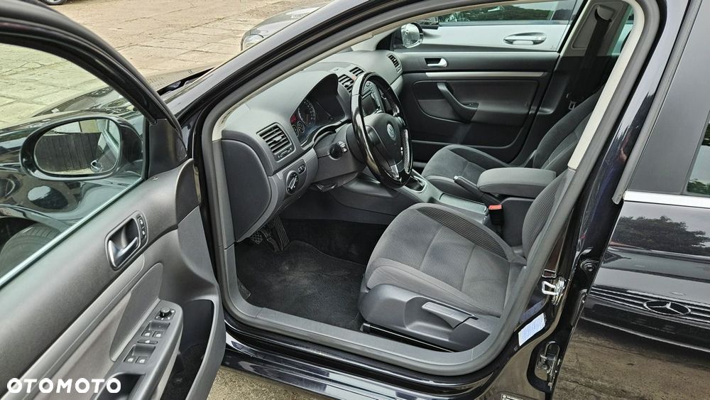 Volkswagen Golf 2.0 TDI DPF Highline - 15