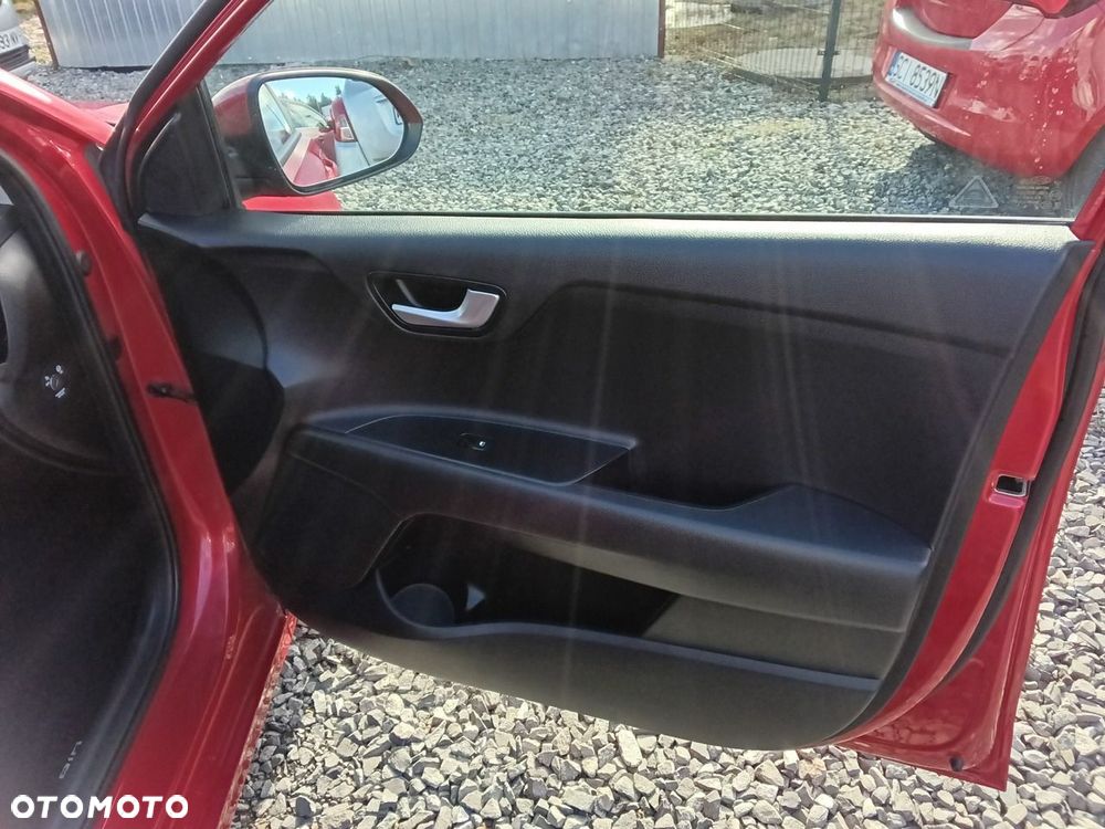 Kia Rio - 30
