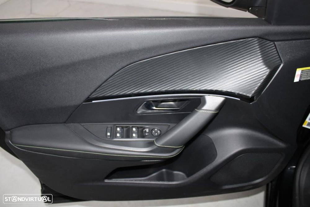 Peugeot e-2008 50 kWh GT - 10