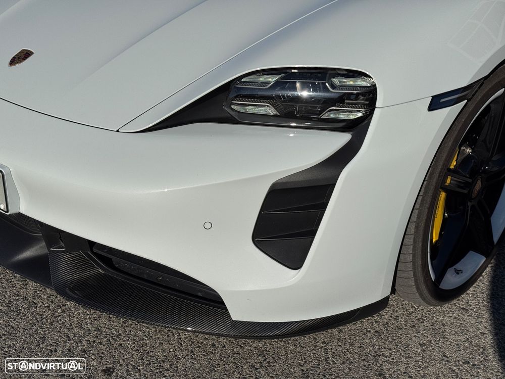 Porsche Taycan Turbo S - 11
