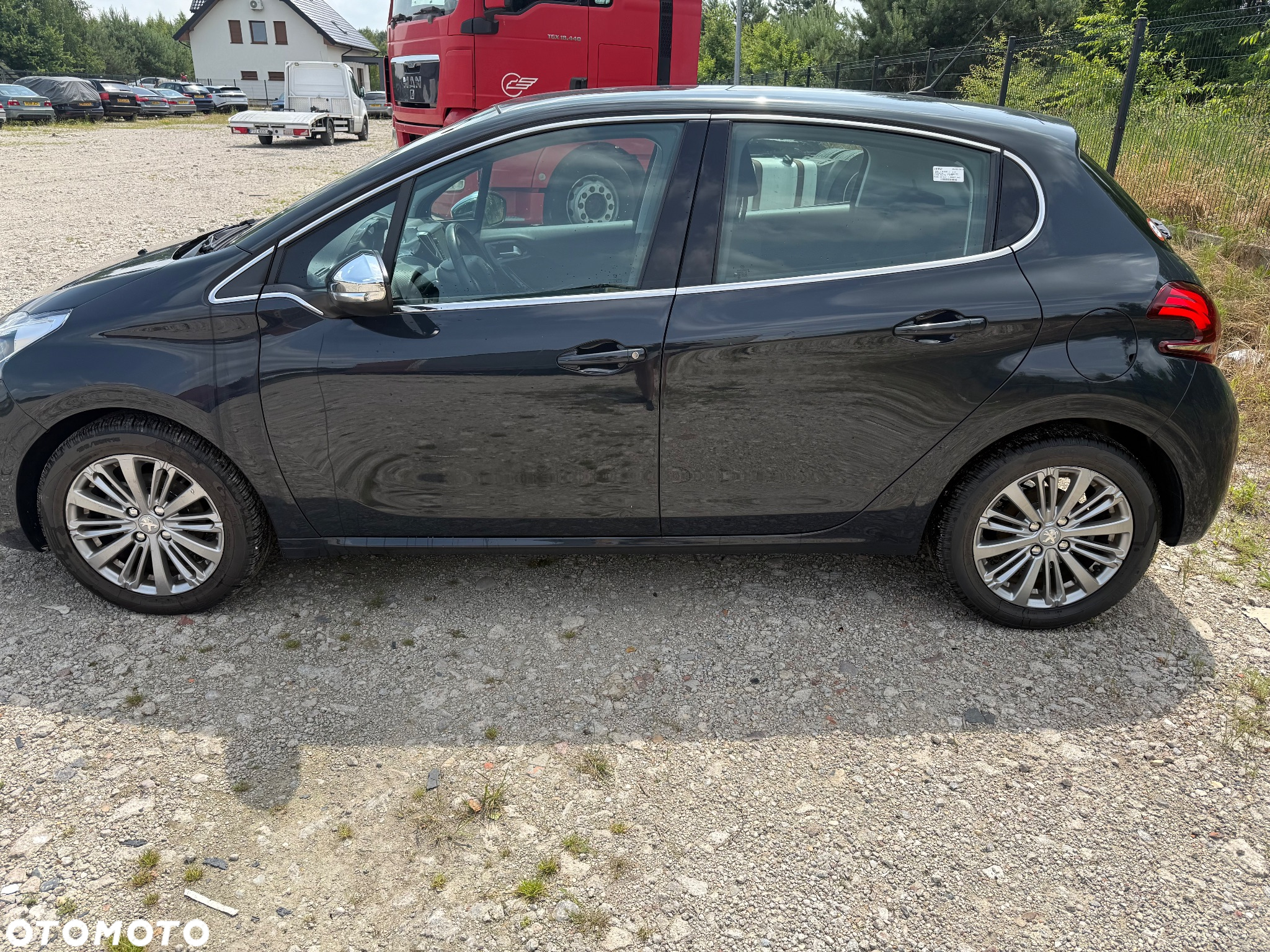 Peugeot 208 1.2 PureTech Allure S&S EAT6 - 10