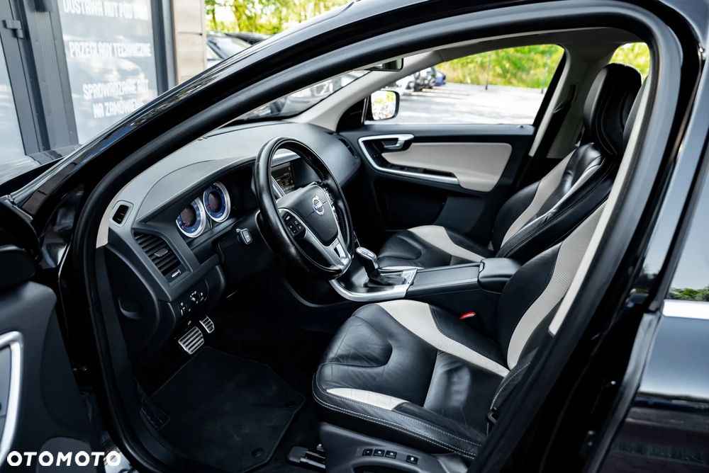 Volvo XC 60 D5 AWD RDesign - 18