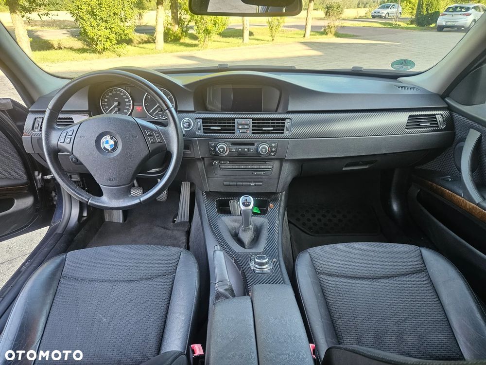 BMW Seria 3 318i - 6