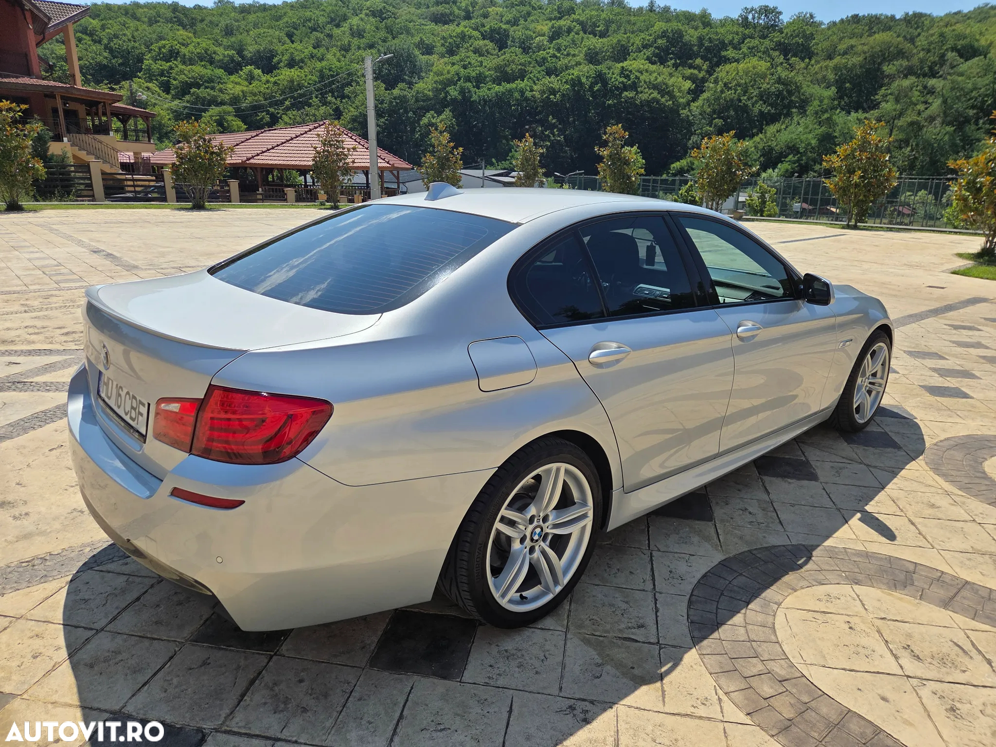 BMW Seria 5 520d Sport-Aut. - 4