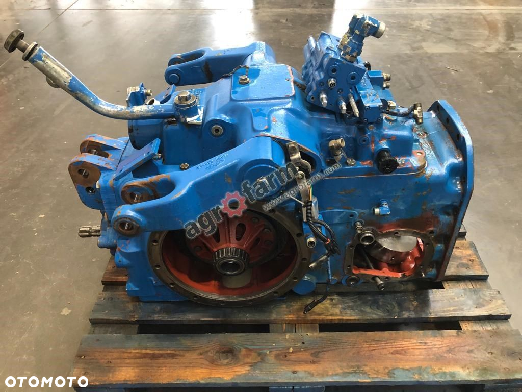 TYLNY MOST FORD 7840  E9NN4024HD - 2
