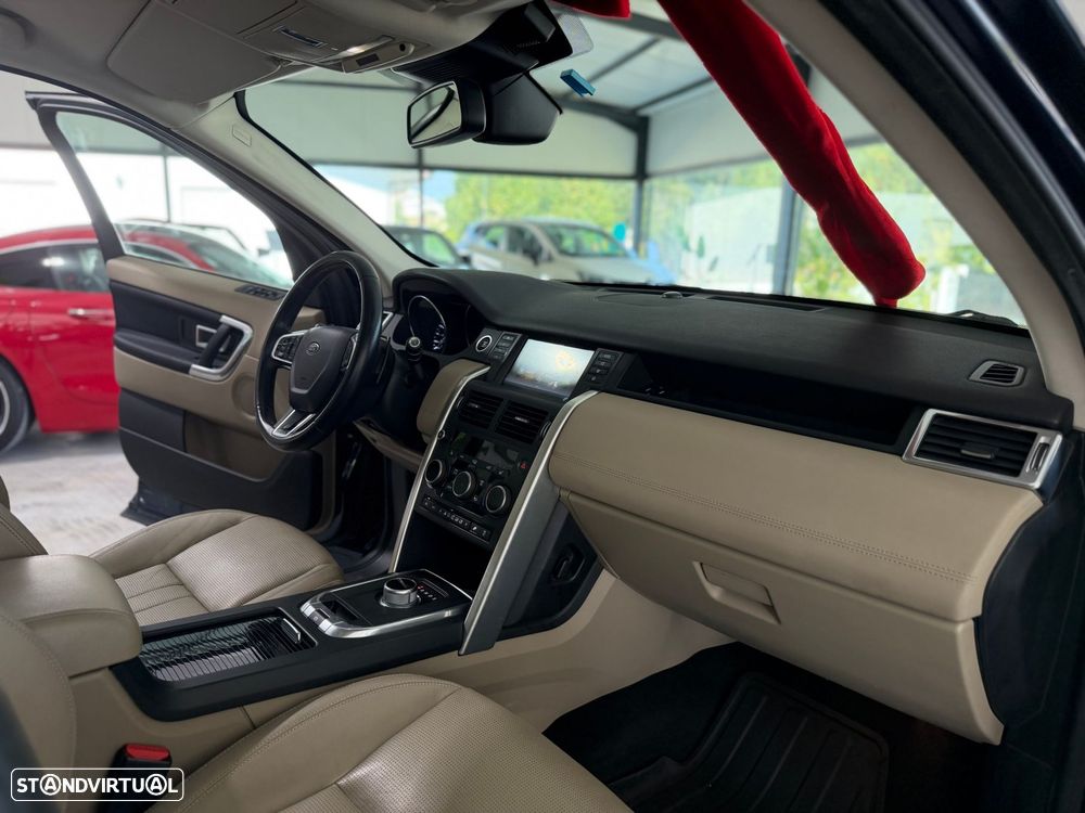 Land Rover Discovery Sport 2.2 SD4 SE Auto - 31