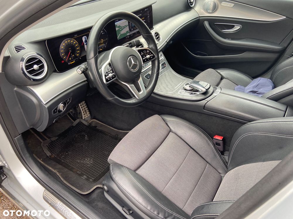 Mercedes-Benz Klasa E 220 d 9G-TRONIC Exclusive - 12