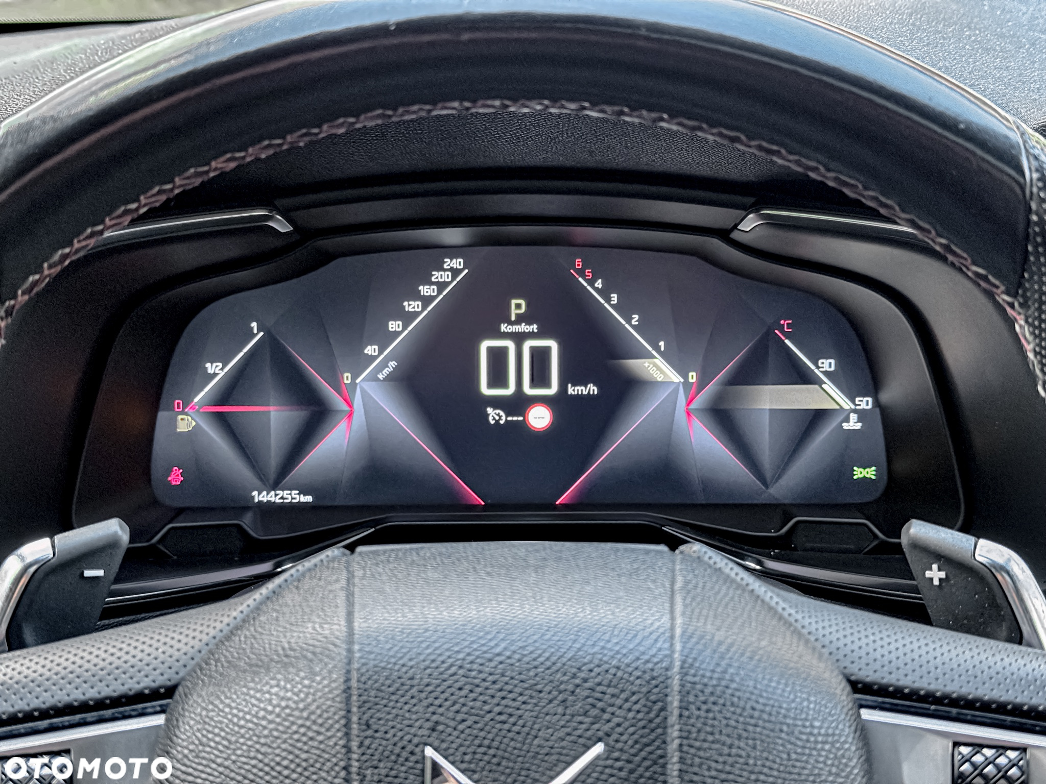 DS Automobiles DS 7 Crossback 2.0 BlueHDi Performance Line + - 31