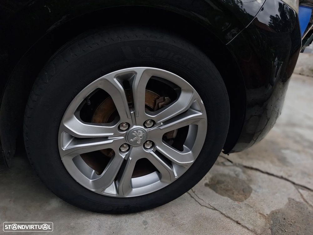 Peugeot 208 1.2 VTi SE Style - 15