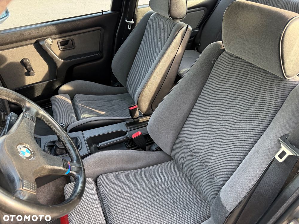 BMW Seria 3 325i - 9