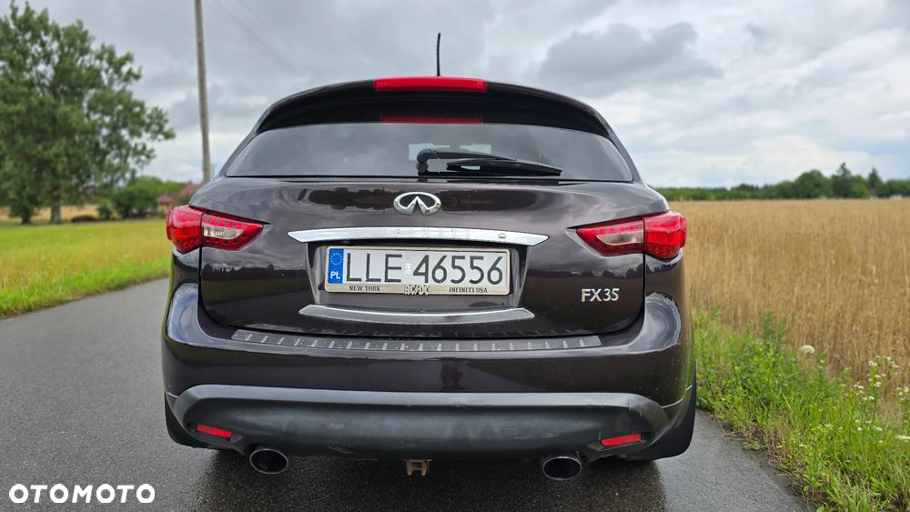 Infiniti FX - 7