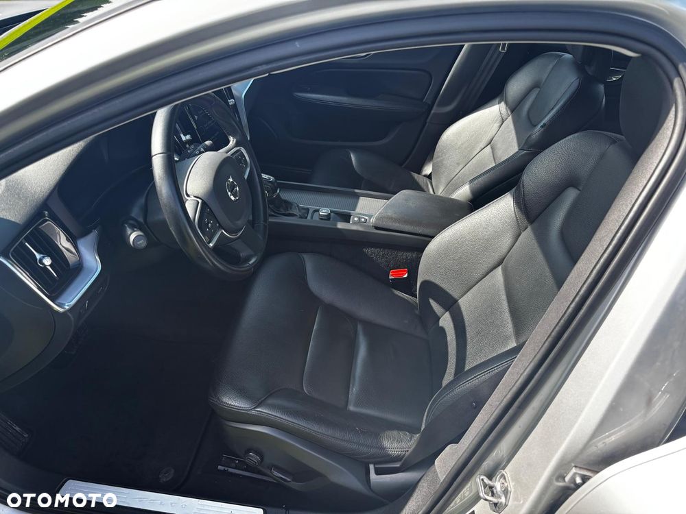 Volvo V60 D3 Momentum Pro - 10