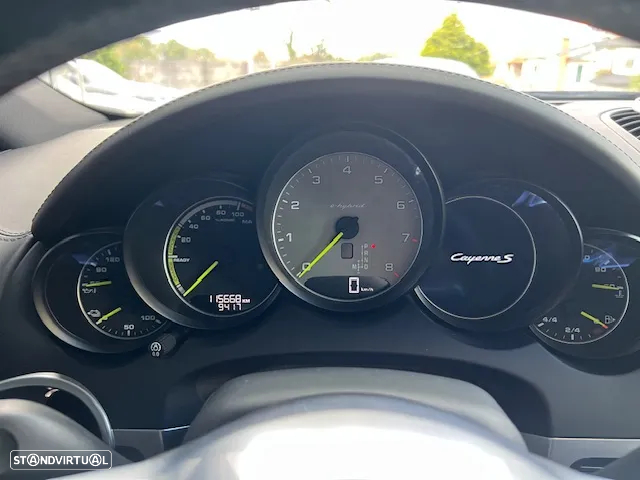 Porsche Cayenne S E-Hybrid - 11