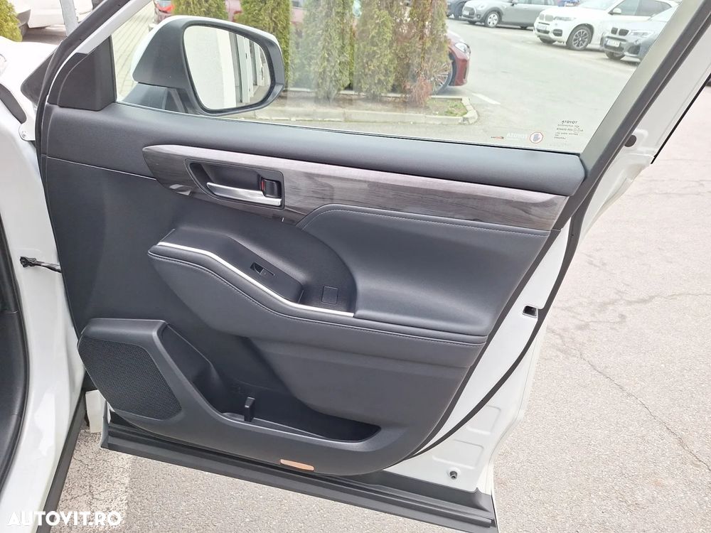 Toyota Highlander 2.5 L Dynamic Force 248CP Luxury Pearly - 15