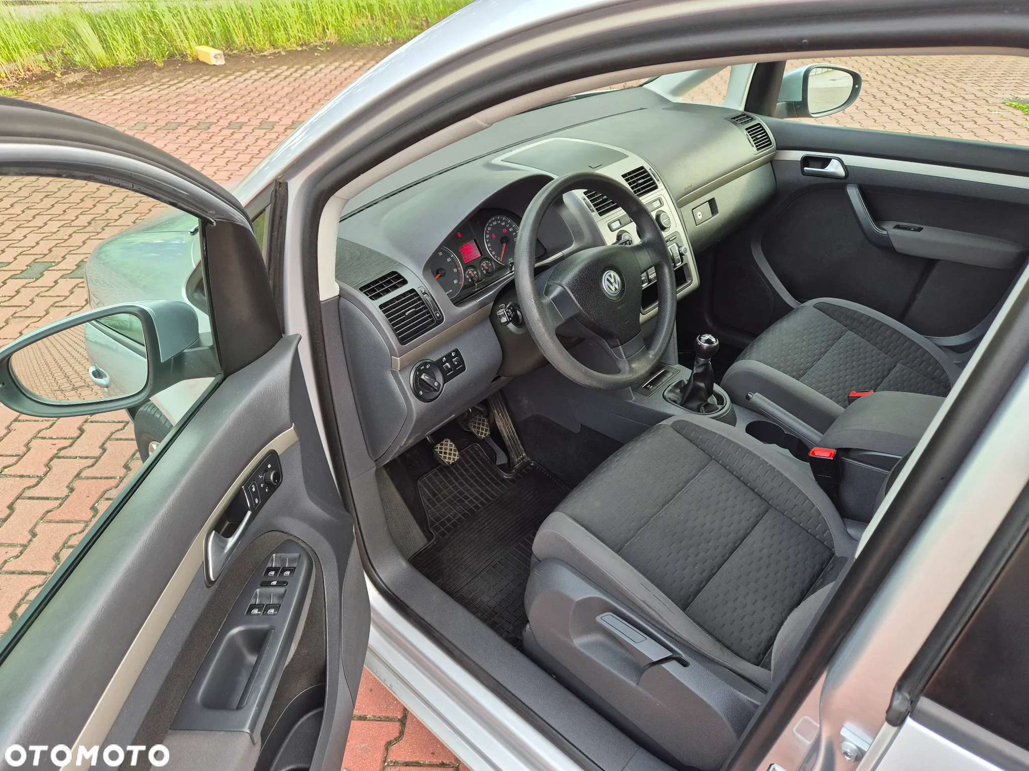 Volkswagen Touran 1.6 Conceptline - 5