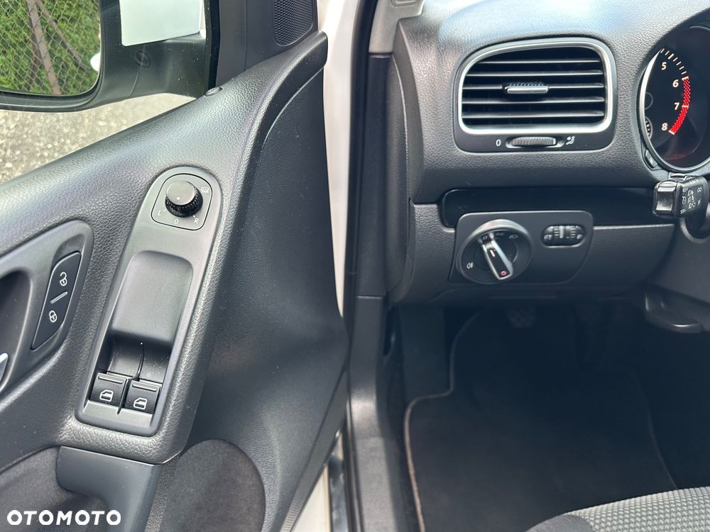 Volkswagen Golf VI 1.4 Comfortline - 11