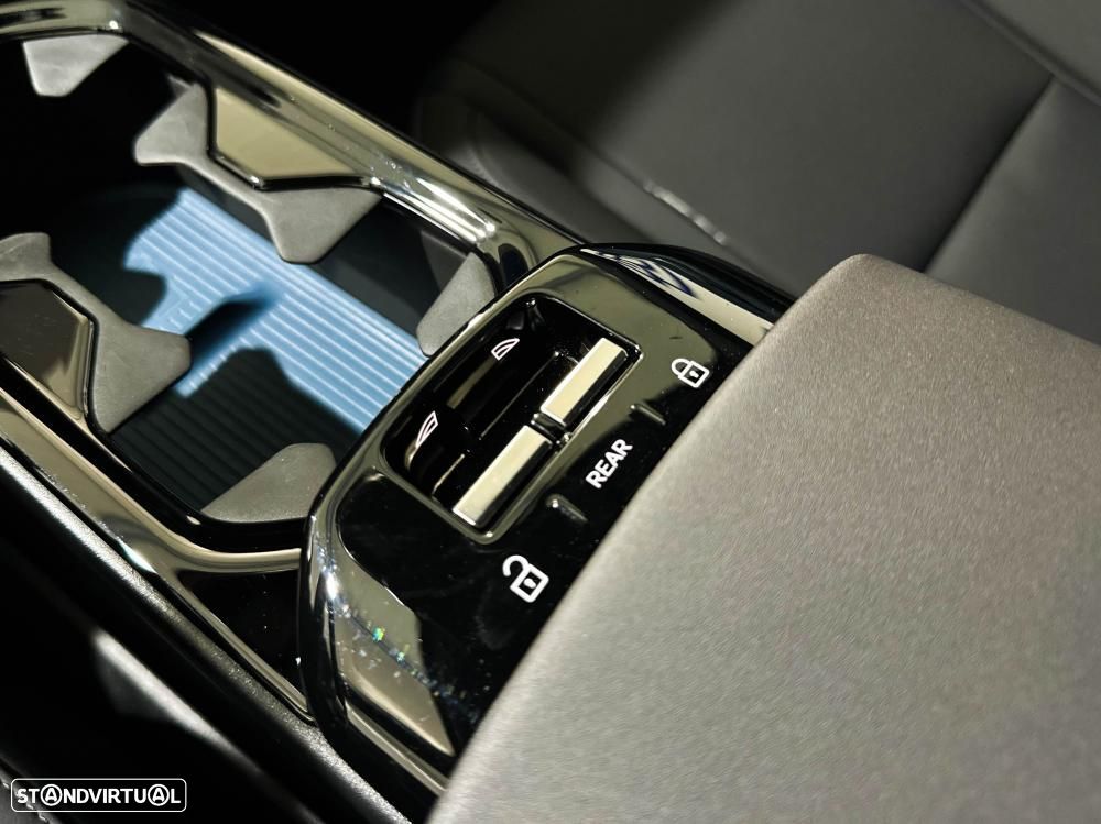 Volvo EX30 Single Motor Extended Range RWD Plus - 45