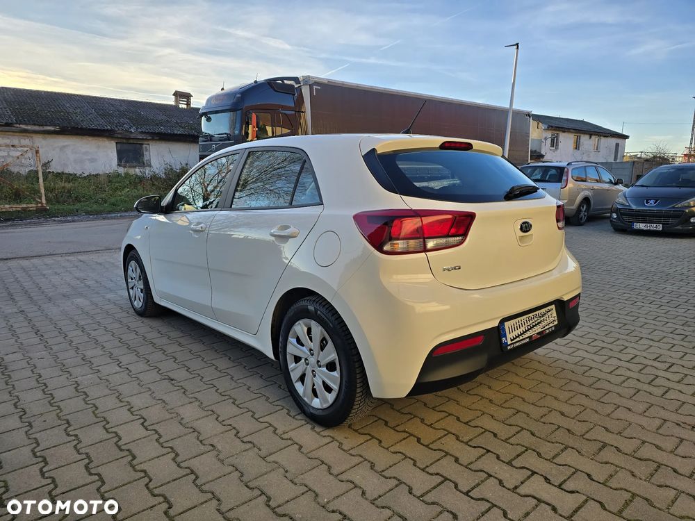 Kia Rio 1.2 M - 13