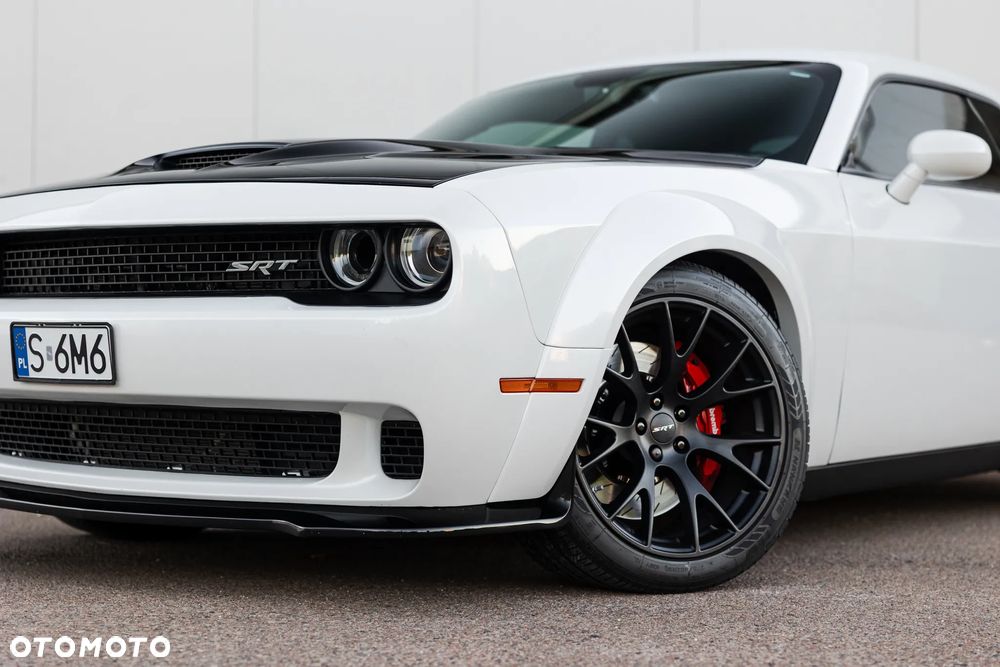 Dodge Challenger - 2