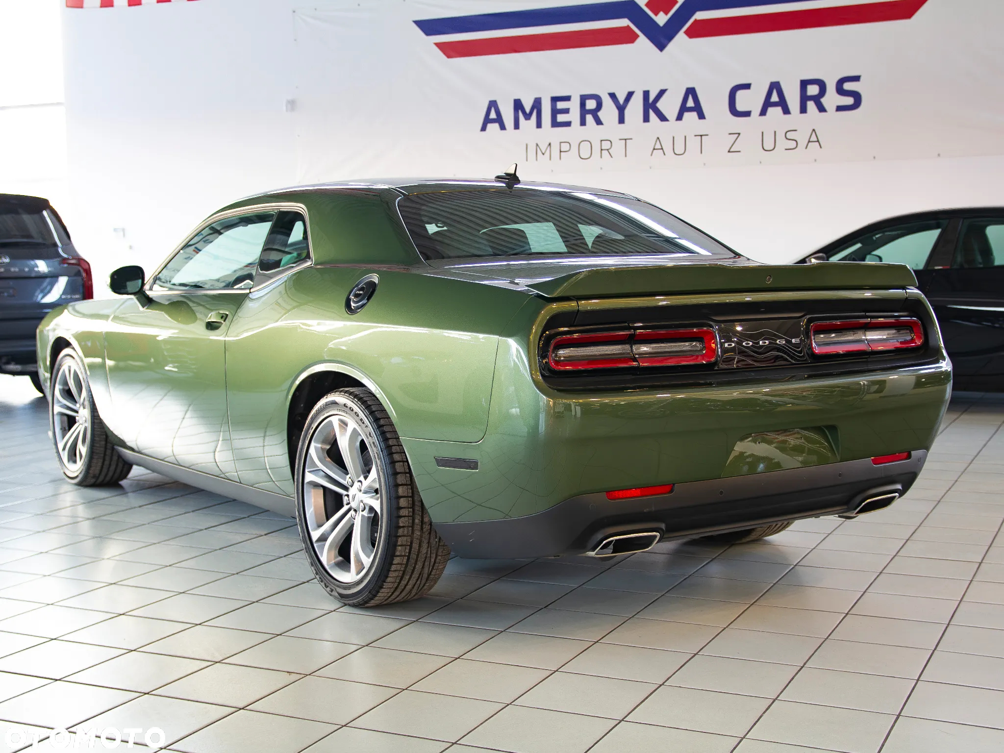 Dodge Challenger - 4
